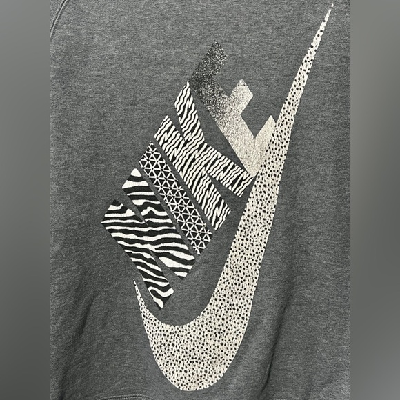 Nike Terry Cloth Big “Swoosh” Mixed Print Crewneck Top - Medium - Picture 3 of 9